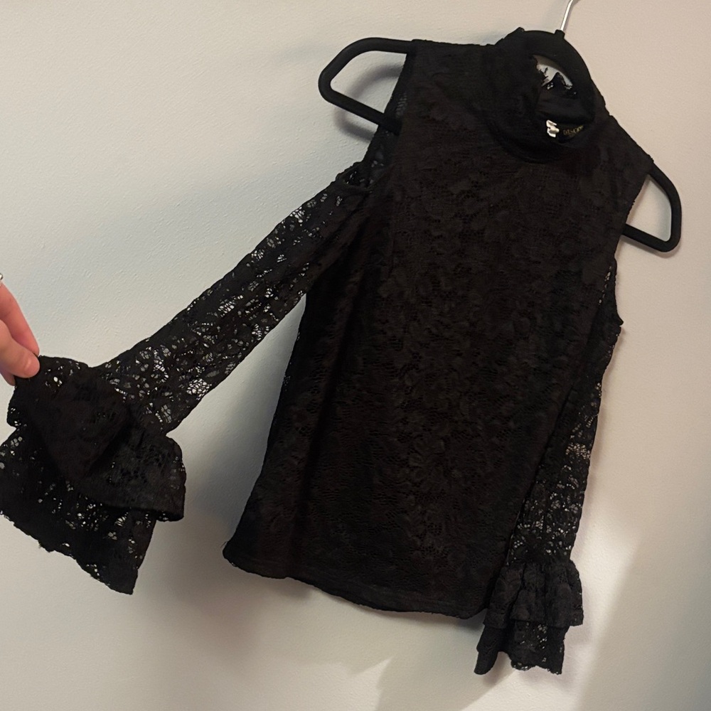 Black Lace open shoulder long sleeve halter shirt